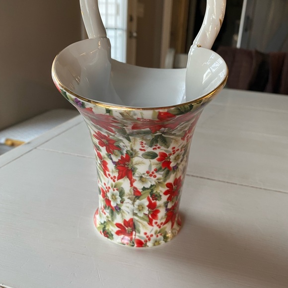 Formalities Baum Brothers Poinsettia Basket Vase - Picture 4 of 6